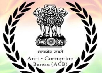 Pune Anti-Corruption Bureau : पुणे लाचलुचपत विभागातून मोठी बातमी ; राज्यातील ‘त्या’ तीन लाचखोर शिक्षणाधिकाऱ्यांनविरोधात गुन्हा दाखल