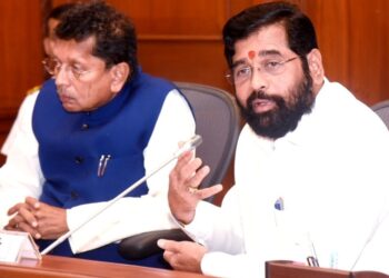 Maharashtra Politics : CM Eknath Shinde यांच्या गोटात गडबड; ‘आमची काम होत नाहीत…!’ आमदारांची ‘त्या’ मंत्र्यांविरोधात थेट मुख्यमंत्र्यांकडे तक्रार