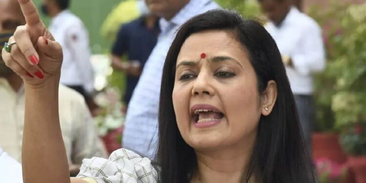 Cash For Query Case : महुआ मोइत्रा यांची खासदारकी रद्द, “मी अदानी मुद्द्यावर भाष्य केल्यामुळेचं …!” Mahua Moitra यांची संतप्त प्रतिक्रिया