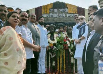 National Monument ‘Bhidewada’ Extension : सावित्रीबाईंच्या काळात जसे होते तसेच जुन्या काळाशी सांगड घालत स्मारक निर्मिती करा; निधी राज्यशासन देईल, मंत्री छगन भुजबळ यांची ग्वाही