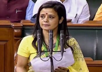 Cash-For-Query Case : तृणमूल काँग्रेसच्या नेत्या Mahua Moitra यांची सर्वोच्च न्यायालयात धाव