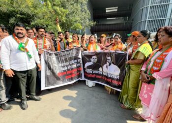 BJP Protests In Pune : खासदार धीरज साहू यांच्या संपत्तीत कोण भागीदार? तपास यंत्रणांनी शोध घ्यावा, पुण्यात भारतीय जनता पार्टी महिला मोर्चाच्या वतीने निदर्शने
