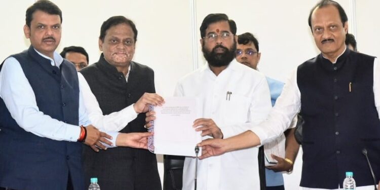 Maratha Reservation : राज्यातील मराठा- कुणबी आवश्यक पुराव्यांची तपासणी आणि प्रमाणपत्र देण्याची कार्यपद्धती निश्चितीसाठी न्यायमूर्ती संदीप शिंदे समितीचा दुसरा अहवाल शासनास सादर