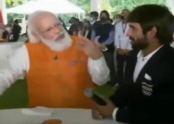 क्रीडा विश्वात हे काय घडतंय ? ” मी माझा पद्मश्री पुरस्कार पंतप्रधानांना परत करत आहे, पदके गंगेत फेकण्याचा विचार केला, पण..! ” बजरंग पुनियाने पंतप्रधानांना लिहिले पत्र, वाचा सविस्तर