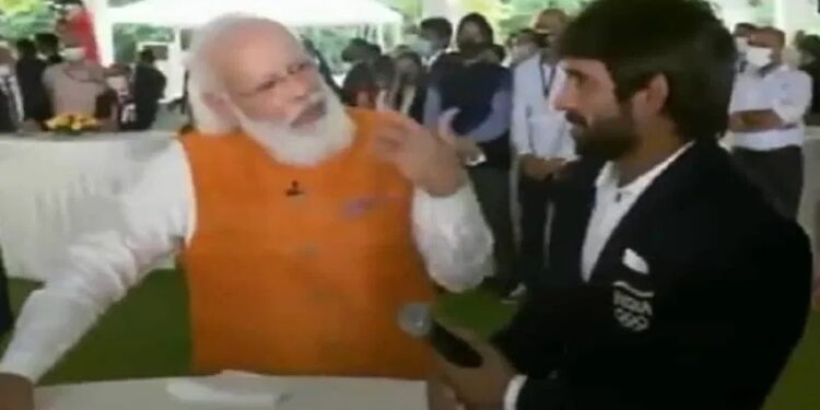 क्रीडा विश्वात हे काय घडतंय ? ” मी माझा पद्मश्री पुरस्कार पंतप्रधानांना परत करत आहे, पदके गंगेत फेकण्याचा विचार केला, पण..! ” बजरंग पुनियाने पंतप्रधानांना लिहिले पत्र, वाचा सविस्तर