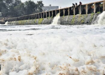 Indrayani River Pollution : इंद्रायणी नदीचे प्रदूषण केव्हा थांबणार ? नदीत सोडले जाणारे प्रक्रिया न केलेले सांडपाणी तातडीने रोखा, मंत्री दीपक केसरकारांचे निर्देश