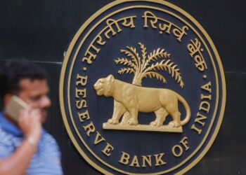 BIG BREAKING : RBI, HDFC आणि ICICI बँकेत बॉम्ब ठेवल्याची धमकी; अर्थमंत्री निर्मला सीतारामन यांच्यावर भ्रष्टाचाराचा आरोप करून राजीनाम्याची मागणी, वाचा सविस्तर