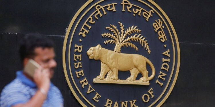 BIG BREAKING : RBI, HDFC आणि ICICI बँकेत बॉम्ब ठेवल्याची धमकी; अर्थमंत्री निर्मला सीतारामन यांच्यावर भ्रष्टाचाराचा आरोप करून राजीनाम्याची मागणी, वाचा सविस्तर