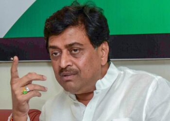 Maharashtra Politics : उद्धव ठाकरेंची लोकसभेसाठी 23 जागांची मागणी; अशोक चव्हाण म्हणाले, ” खूप जास्त होतयं..! ” वाचा नेमकं प्रकरण