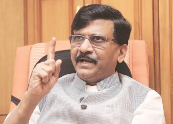 SANJAY RAUT : ” संजय निरुपम कोण ? काँग्रेसचं हाय कमांड दिल्लीमध्ये आहे; आम्ही त्यांच्याशी चर्चा करू…! ” निरुपम यांच्या ‘त्या’ वक्तव्यावर संजय राऊतांची कडवट टीका