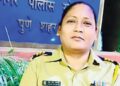 Lady Singham Seema Valavi : कौतुक तर झालंच पाहिजे ! महिला पोलीस सीमा वळवी यांनी एकट्याने कोयता आणि दांडक्यांनी लढणाऱ्या टोळक्याला दिली झुंज, पुण्यात सिनेस्टाईल थरार
