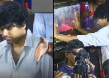 Vijay Thalapathy : दाक्षिणात्य चित्रपटसृष्टीतील प्रसिद्ध अभिनेता विजय थलापथीवर भिरकावली चप्पल; सोशल मीडियावर VIDEO होतोय व्हायरल, चाहत्यांच्या संतप्त प्रतिक्रिया