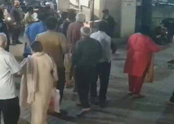 दारूची नशा वाईटचं ! सोसायटीत घातला धुडगूस; मग महिला पोलिसाला मारहाण; पुण्यामध्ये मद्यधुंद तरुणीचा धुडगूस