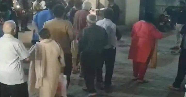 दारूची नशा वाईटचं ! सोसायटीत घातला धुडगूस; मग महिला पोलिसाला मारहाण; पुण्यामध्ये मद्यधुंद तरुणीचा धुडगूस