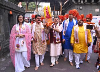 100th Theatre Festival : अखिल भारतीय मराठी नाट्य संमेलनास दिमाखात सुरुवात; प्रसिद्ध मराठी सिने-नाट्य कलावंतांसोबत पारंपारिक लोककलांनी सजली नाट्यदिंडी