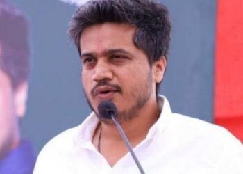 Maharashtra Politics : ” देशात परत आलोच नसतो, अजितदादांसोबत भाजपमध्ये गेलो असतो…! ” रोहित पवारांचा अजित पवार आणि भाजपवर हल्लाबोल