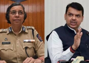 MLA Disqualification Verdict Hearing : मुंबईत कडेकोट पोलीस बंदोबस्त; पोलीस महासंचालक रश्मी शुक्ला पुन्हा उपमुख्यमंत्री देवेंद्र फडणवीस यांच्या सागर बंगल्यावर भेटीसाठी दाखल