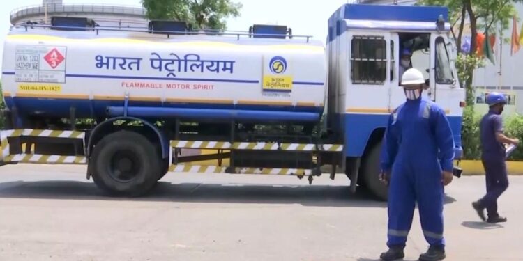 ‘Quit Steering’ Movement : पेट्रोल-डिझेल टँकर चालक पुन्हा संपावर ! राज्यात पुन्हा इंधन टंचाई होणार ?