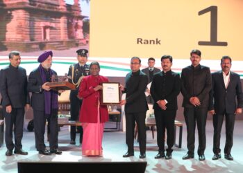 CM EKNATH SHINDE : केंद्राच्या स्वच्छ सर्वेक्षण अभियानात महाराष्ट्र अव्वल ! स्वच्छता प्रेमी नागरिक, राबणारे सफाई कामगारच यशाचे खरे हीरो, सासवडला प्रथम तर लोणावळा तृतीय !