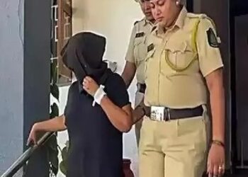 हृदयद्रावक हत्याकांड : घटस्फोटीत पतीला मुलाची भेट होऊ नये म्हणून पोटच्या 4 वर्षाच्या मुलाची केली हत्या; हॉटेलच्या ‘त्या’ रूम मध्ये सापडला मोठा पुरावा