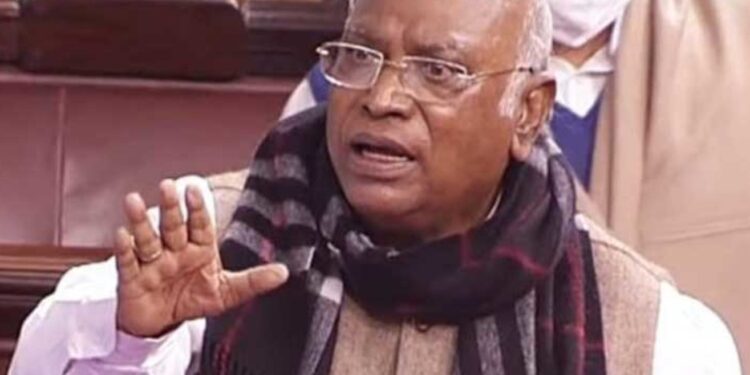 Mallikarjun Kharge : ” भाजपचा मंदिराशी काहीही संबंध नाही…! ” राम मंदिर प्राणप्रतिष्ठा सोहळ्याचे मल्लिकार्जुन खर्गे यांनी नाकारले आमंत्रण