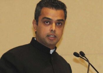 लोकसभा निवडणुकी आधी काँग्रेसला मोठा धक्का ! मिलिंद देवरा यांचा काँग्रेस सदस्यत्वाचा राजीनामा