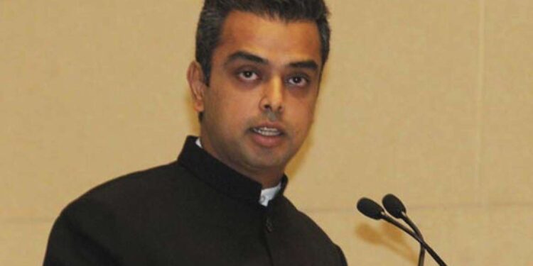 लोकसभा निवडणुकी आधी काँग्रेसला मोठा धक्का ! मिलिंद देवरा यांचा काँग्रेस सदस्यत्वाचा राजीनामा