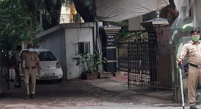 धक्कादायक बातमी : ‘मातोश्री’ बाहेर घातपाताची शक्यता; नियंत्रण कक्षाला फोन, पोलीस यंत्रणा अलर्ट