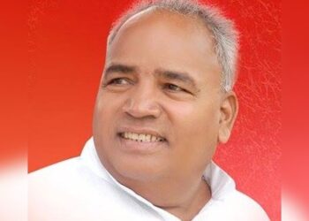 SOLAPURE : आमदार आडम यांनी भाषणा दरम्यान केली ‘ही’ मोठी चूक ! नंतर पंतप्रधान मोदींच्या समोरच मागितली उपमुख्यमंत्री फडणवीसांची माफी, नेमकं काय घडलं ? वाचा सविस्तर