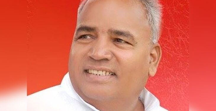 SOLAPURE : आमदार आडम यांनी भाषणा दरम्यान केली ‘ही’ मोठी चूक ! नंतर पंतप्रधान मोदींच्या समोरच मागितली उपमुख्यमंत्री फडणवीसांची माफी, नेमकं काय घडलं ? वाचा सविस्तर