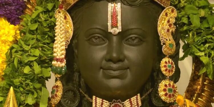 रामो राजमणिः सदा विजयते ! प्रभू श्रीराम अयोध्या मंदिरात विधिवत विराजमान, अलौकिक मूर्ती पाहून मन भक्तिभावाने प्रफुल्लित होईल, पहा VIDEO