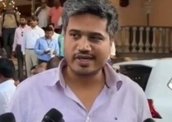 MLA Rohit Pawar : “मी मराठी माणूस आहे, पळून जाणार नाही.. आमदार रोहित पवार ED कार्यालयामध्ये चौकशीसाठी दाखल
