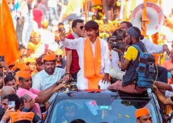 BIG NEWS : मराठा आरक्षणावर तोडगा निघणार ? जरांगेंची मनधरणी करण्यासाठी छत्रपती संभाजीनगरचे विभागीय आयुक्त मधुकर अर्दड लोणावळ्यात दाखल