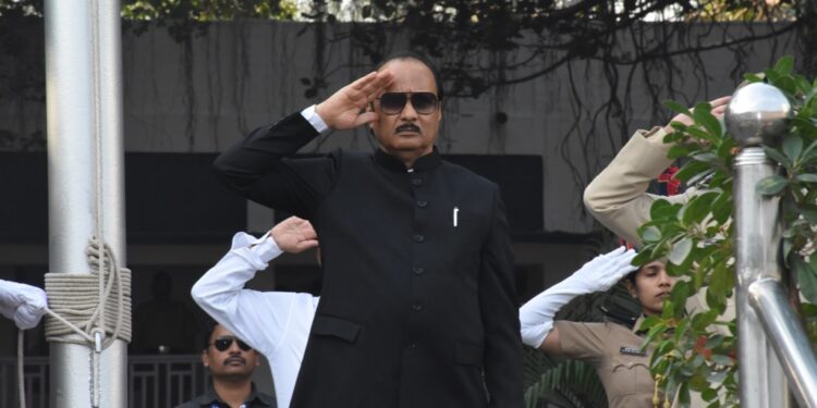 Republic Day 2024 Pune : भारतीय प्रजासत्ताकाच्या वर्धापन दिनानिमित्त उपमुख्यमंत्री अजित पवार यांच्याकडून राष्ट्रध्वजास मानवंदना