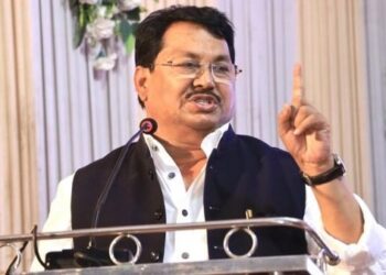 Budget 2024 : “अंतरिम नसून अंतिम अर्थसंकल्प !” विरोधी पक्षनेते विजय वडेट्टीवारांची अर्थसंकल्पावर कडवी टीका, वाचा नेमकं काय म्हणाले