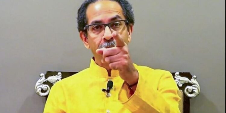 Uddhav Thackeray : ” मनोरुगण गृहमंत्री राज्याला लाभलेला आहे…!” फडणवीसांच्या ‘त्या’ वक्तव्यावरून उद्धव ठाकरेंची जहरी टीका