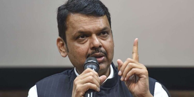 Deputy CM Devendra Fadnavis : ” आरक्षण दिलं किंवा नाही दिलं निवडणुकीवर परिणाम नाही..! ” फडणवीसांच्या वक्तव्यावर काय म्हणाले जरांगे पाटील, वाचा सविस्तर