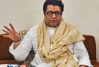 RAJ THAKREY : ” व्यासपीठावर दिसले म्हणून युती-आघाड्या होत नसतात..! ” राज ठाकरेंचे खळखट्याक