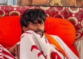 Maratha Reservation : राज्य सरकारची मोठी कारवाई; मनोज जरांगेंवर गुन्हा दाखल