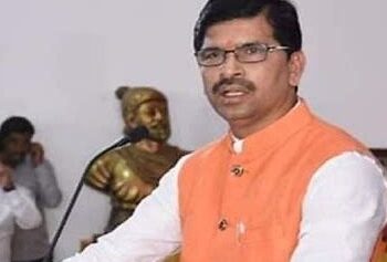 आमदार महेंद्र थोरवे यांनी त्या भांडणाबाबत स्पष्टचं सांगितलं, “… म्हणून मी म्हणलं की मी काही तुमच्या घरी खायला येत नाही !”