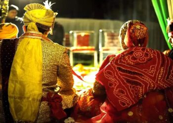 धक्कादायक : वडिलांनी प्रेयसी सोबत पळ काढला, मग आईनेही दुसरे लग्न केले; तीन चिमुकल्या मुलींनी घरात मिळेल ते खाऊन काढले दिवस, आणि आता…