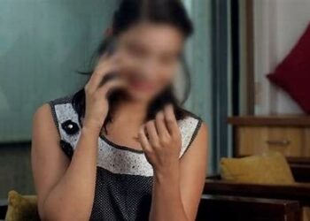 पालकांनो मुलं समजदार होईपर्यंत फोन चेक करत रहा ! आईने लेकीचा फोन चेक केला आणि तिच्या पायाखालची जमीनच सरकली, Truth and Dare खेळण्याच्या नावाखाली…