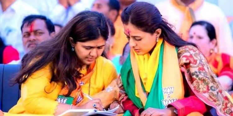 Lok Sabha Elections 2024 : ” बीड लोकसभेची उमेदवारी जाहीर झाली तरीही ‘त्या’ शब्दावर मी कायम…! ” प्रीतम मुंडेंबाबत काय म्हणाल्या पंकजा मुंडे, वाचा सविस्तर