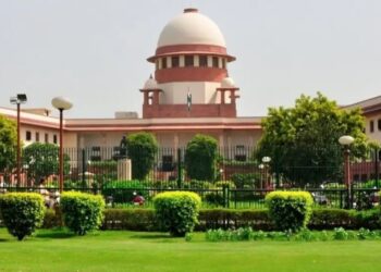 Supreme Court : सर्वोच्च न्यायालयाने 19 लाख गहाळ EVM वर आरोपांना फटकारले; निवडणुकीत बॅलेट पेपर वापरण्याच्या याचिकेवर सुनावणी करण्यास नकार