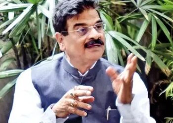 Vijay Shivtare : विजय शिवतारे आपल्या भूमिकेवर ठामचं ! ” अजित पवार मुख्यमंत्री एकनाथ शिंदेंना ब्लॅकमेल करतात..! ” शिवतरेंचा मोठा गौप्यस्फोट