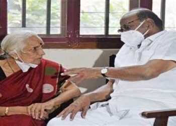 ” अजित काम करतो पण या सगळ्याचा पाया शरदने घातलाय..! ” शरद पवारांच्या बहिण सरोज पाटील यांनी स्पष्टच सांगितले; भाजपवर गंभीर आरोप…