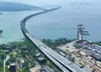 न्हावा-शिवडी अटल सेतूवरून उडी मारून डॉक्टर महिलेची आत्महत्या; सुसाईड नोटमध्ये समजले…