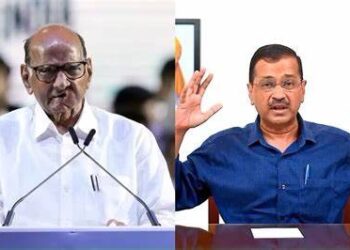 केजरीवालांच्या अटकेनंतर शरद पवारांची भाजपवर कडाडून टीका; लोकशाहीचा गळा दाबण्याचे काम सुरू, नेमकं काय म्हणाले शरद पवार