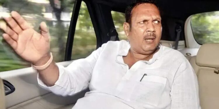 Lok Sabha Elections 2024 : साताऱ्याच्या जागेच नेमकं काय ठरतंय कळेना ! उदयनराजे 3 दिवस झाले दिल्लीत, आणि इकडे साताऱ्यात ‘या’ इच्छुक उमेदवाराने साताऱ्याच्या जागेवर ठोकला दावा