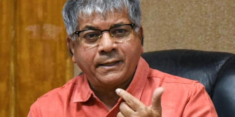 Lok Sabha Elections 2024 : प्रकाश आंबेडकरांचा मोठा डाव ! वंचित बहुजन आघाडी स्वतंत्रपणे लढणार; पहिल्या टप्प्यातील उमेदवारांची यादी जाहीर